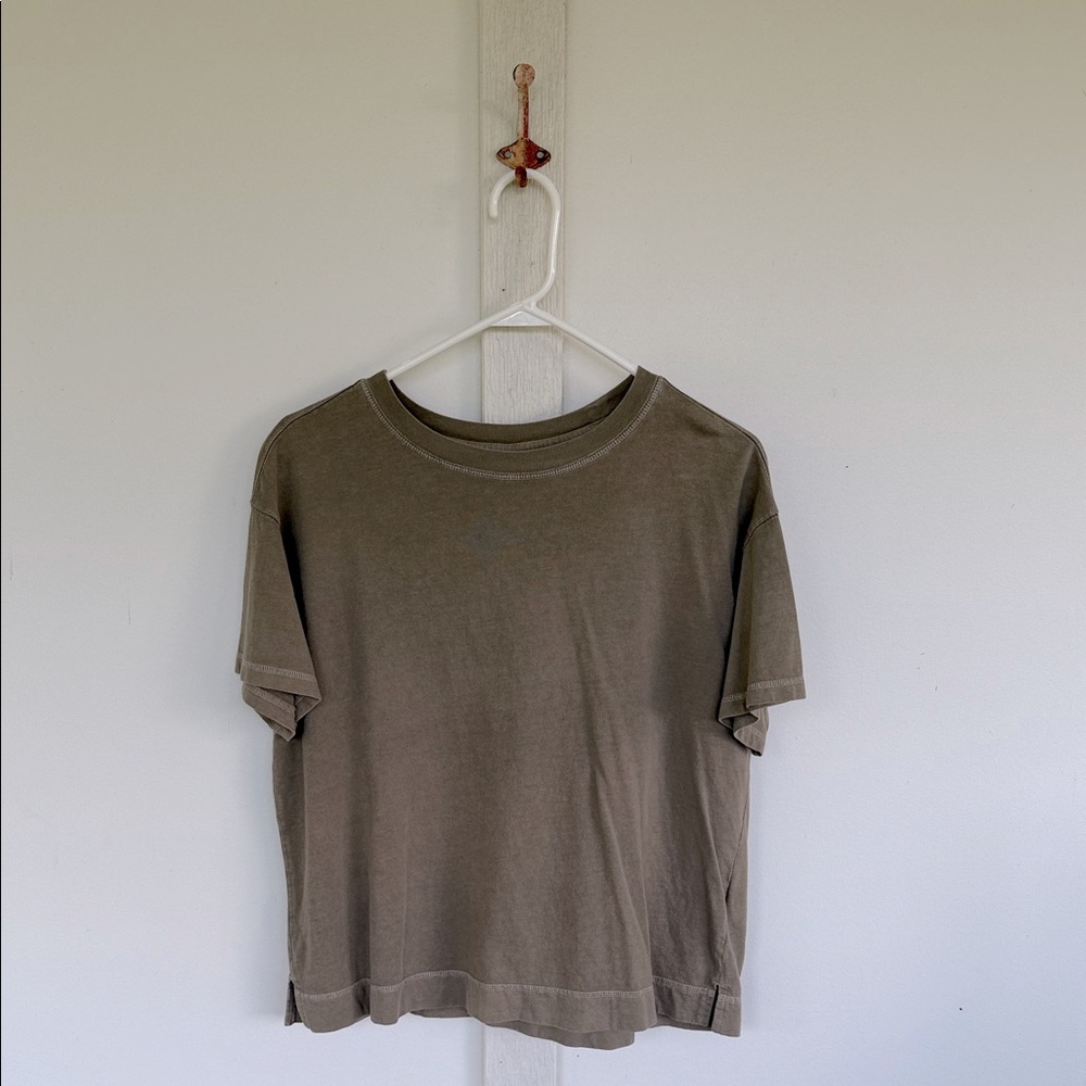 Old Navy green shirt